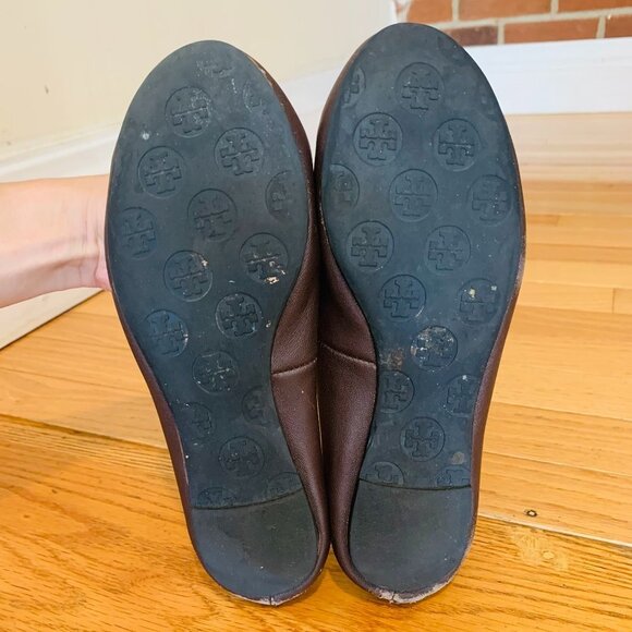 Well worn Women Tory Burch work flat shoes Size US 7.5 EUR 38 Leather - Picture 5 of 7
